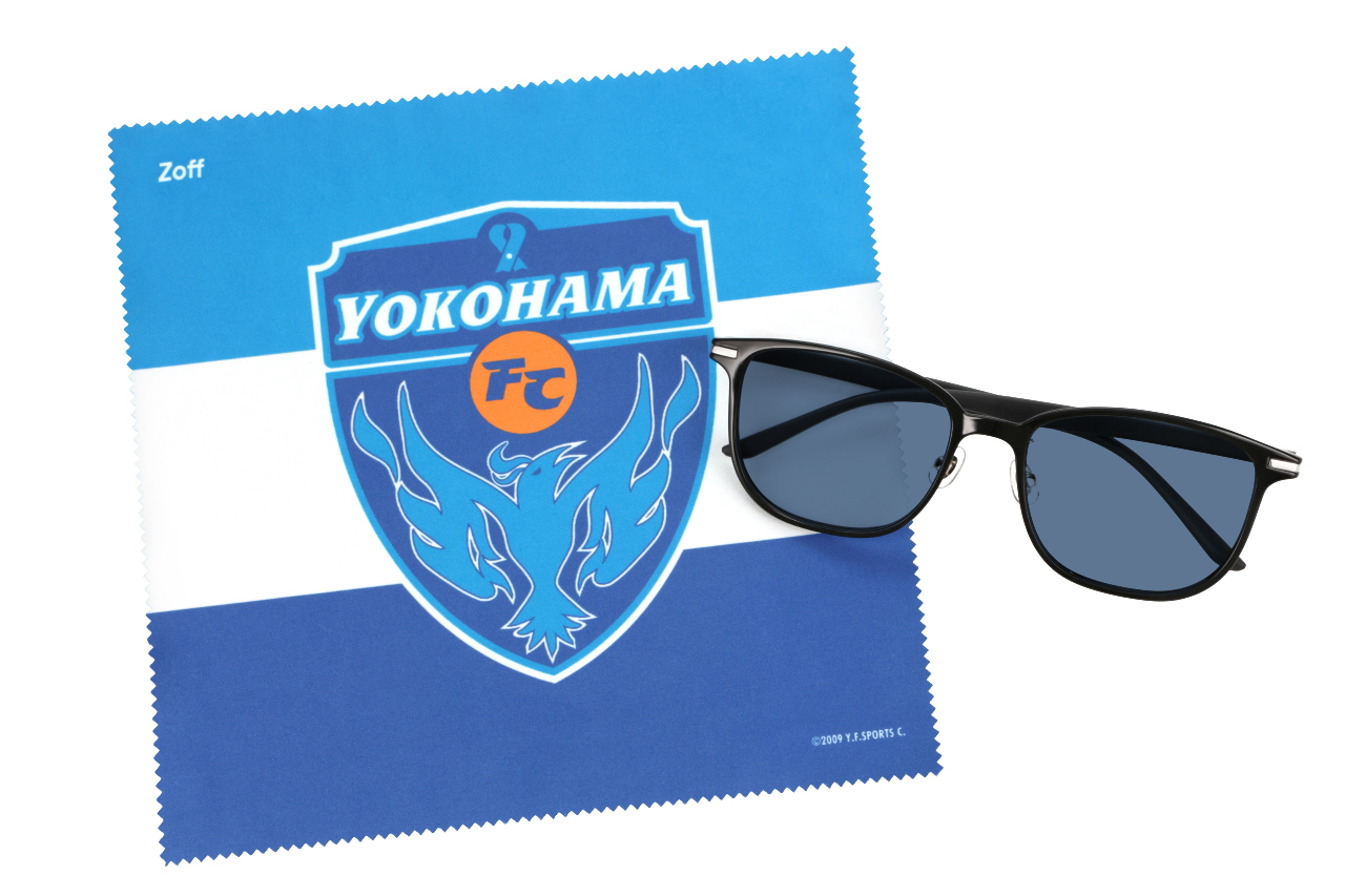 プロサッカーチーム「横浜FC」モデルのメガネ拭きを数量限定で発売
