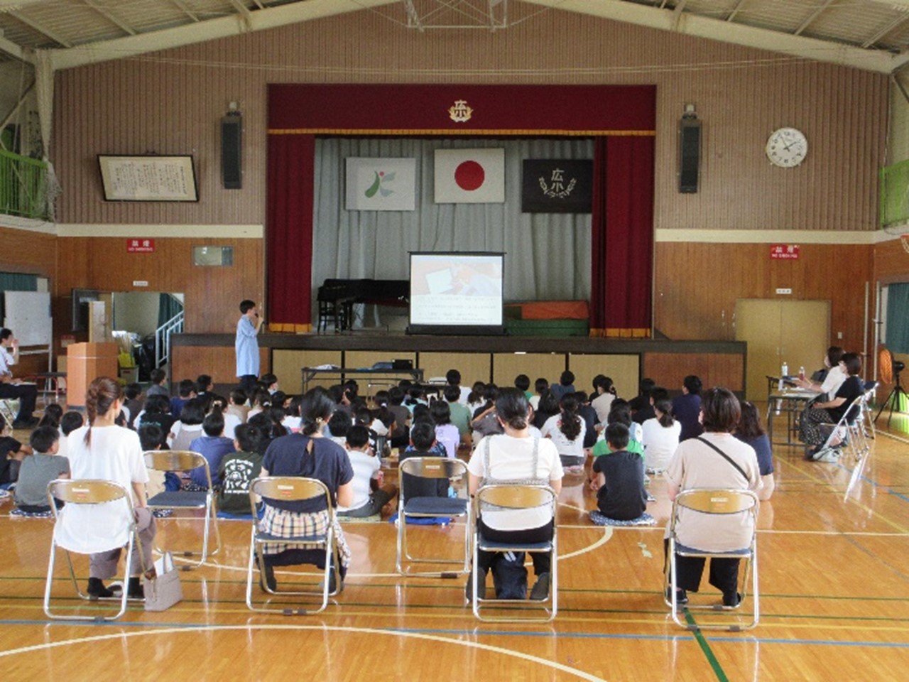 メガネのZoff「目の健康」を啓発する出張授業～埼玉県鴻巣市立広田小学校～